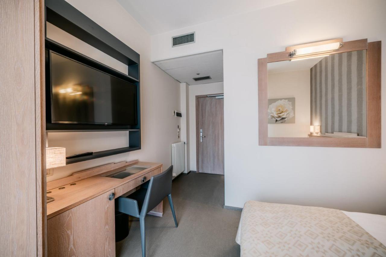 Hotel Europa Lignano Sabbiadoro Kültér fotó