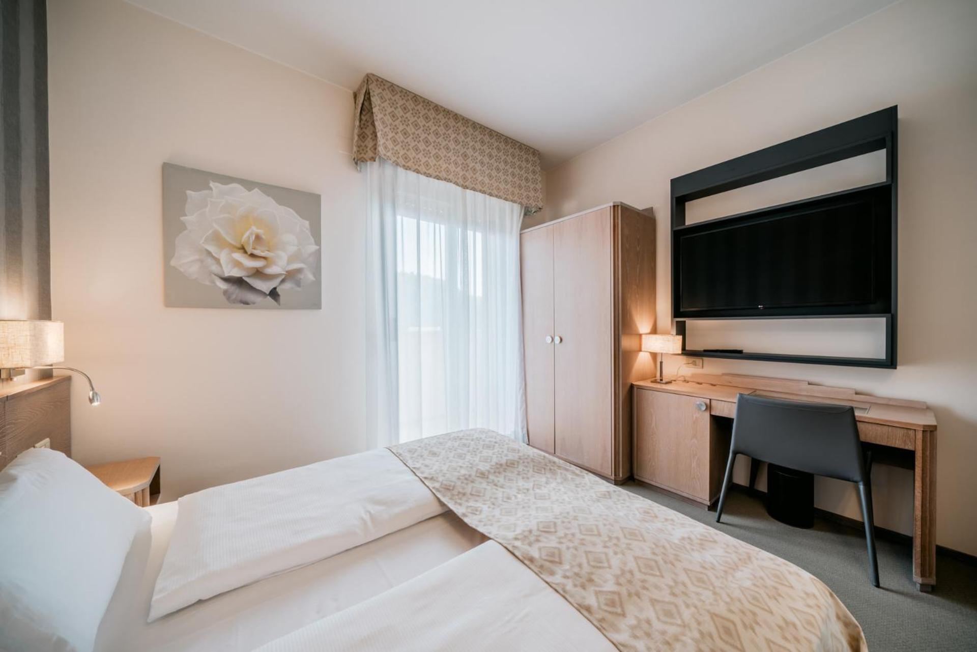 Hotel Europa Lignano Sabbiadoro Kültér fotó