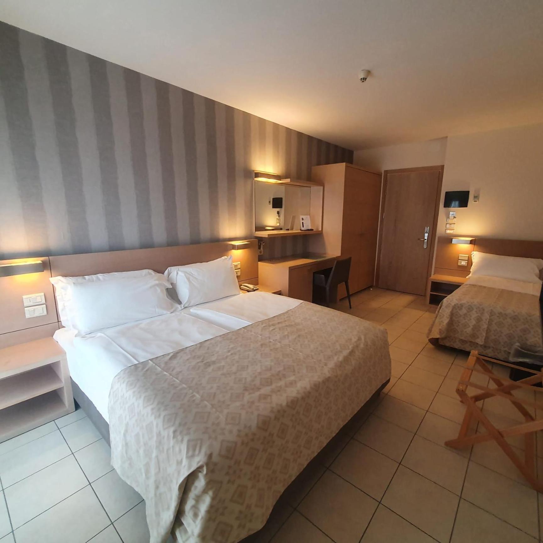Hotel Europa Lignano Sabbiadoro Szoba fotó